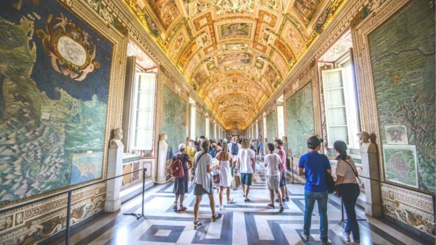 Best of the Vatican: Fast Track Highlights - Security, dress rules, and what can delay you at the door