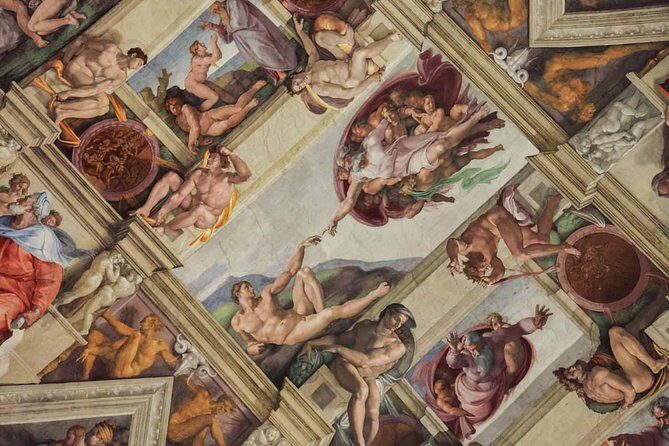 Early Vatican Museums & Sistine Chapel Small Group Tour - Cortile della Pigna: the quick breather inside the museums