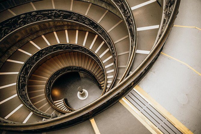 Early Vatican Museums Tour: The Best of the Sistine Chapel - Guides matter: what you’ll likely experience in the group