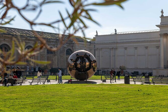 Fast track: Vatican Museums, Sistine Chapel Guided and St. Peter's Basilica Tour - Sistine Chapel in 15 Minutes: The Look-Up Strategy