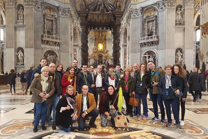 Guided tour of the Vatican Museums and Sistine Chapel in Spanish - Headphones + small groups: the crowd problem, handled the right way