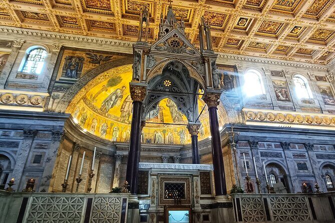 Pope Francis Tomb and Papal Basilicas Tour - How the small group format changes the experience inside big churches