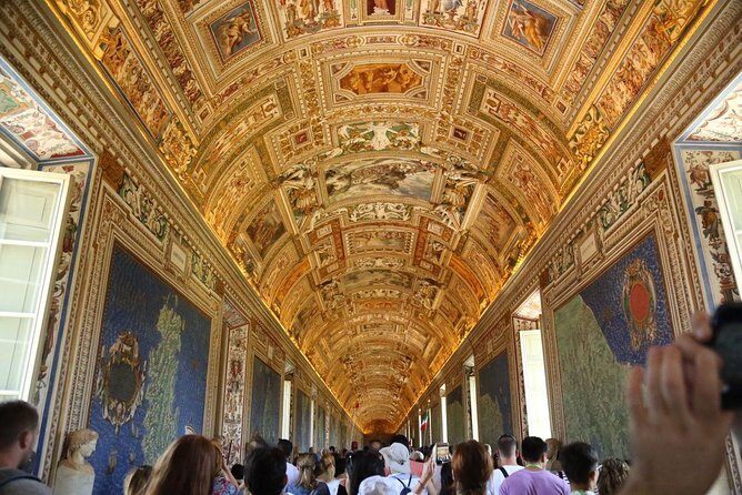 Private Early Morning Vatican Tour With St. Peter's Basilica - Walking, routes, and how to handle the Vatican’s one-way maze