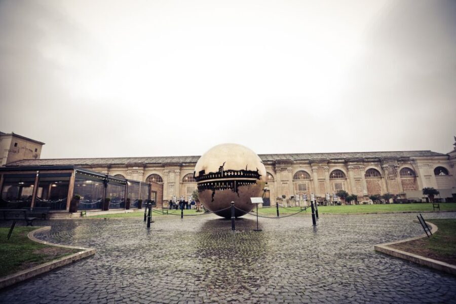 Rome: 1 Day Vatican & Colosseum Tour - Staying Comfortable: Heat, Walking, and Headsets in Real Life