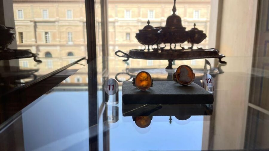 Rome: Excursion to the Vatican Museums - Raphael Rooms and the Gallery of Candelabra: art made for big names