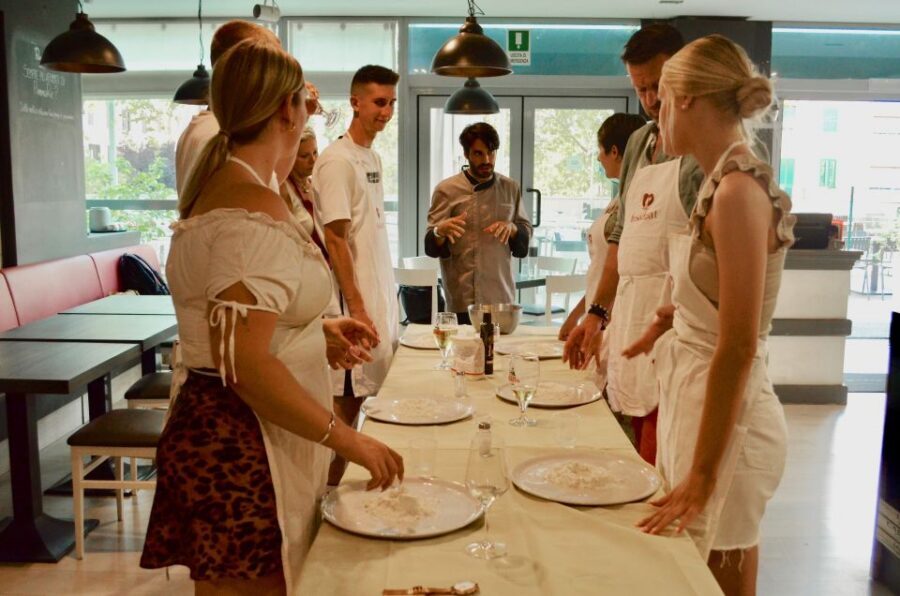 Rome: Hands-On Pizza Making Class near the Vatican with Wine - Meet at Pummarè Restaurant: the Rome location that saves time