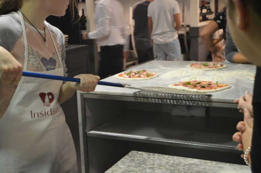 Rome: Hands-On Pizza Making Class near the Vatican with Wine - Small group class: why the room matters