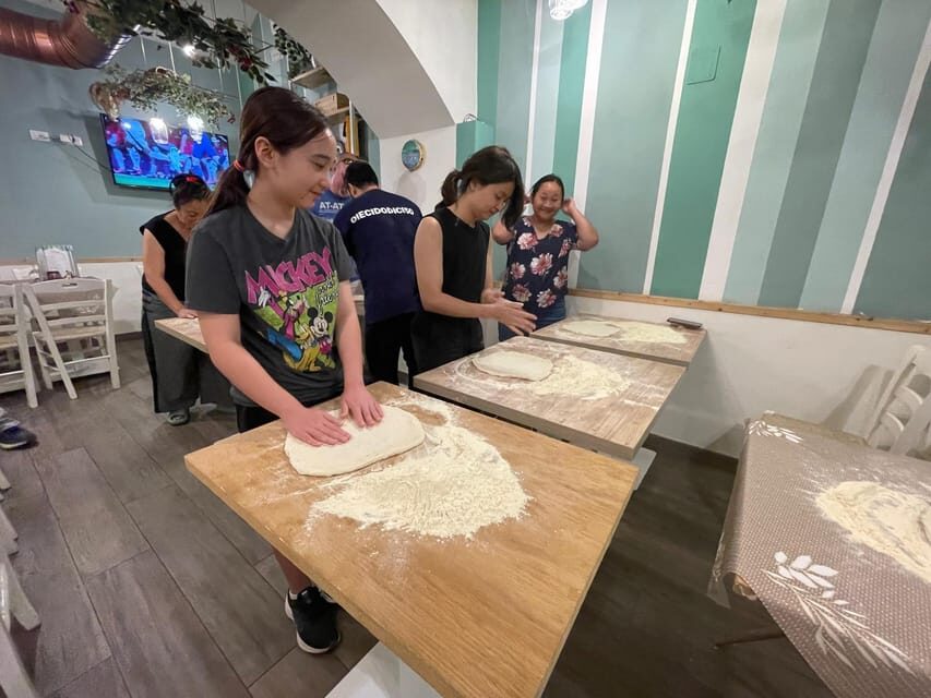 Rome: Neapolitan Pizza Cooking Class in Front of the Vatican - Eating with a Vatican Backdrop: What You Really Get