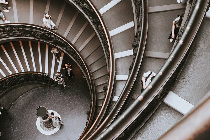 Rome: Skip-the-Line Vatican Museums and Sistine Chapel Tour - What to bring, wear, and pack (so you don’t lose time)