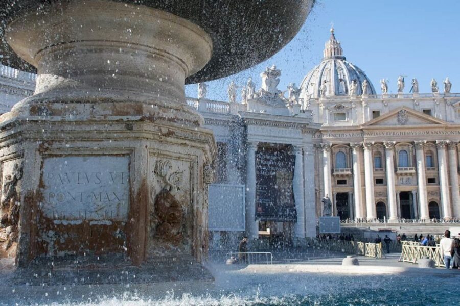 Rome: Skip the line Vatican Museums & Sistine Chapel Tour - Earphones and group flow: the difference between rushing and understanding