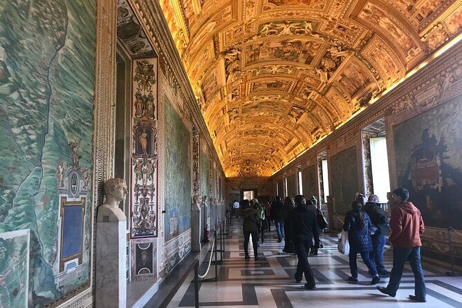 Rome: Skip the Line Vatican, Sistine Chapel, St Peter Small Group - The small-group effect: why pacing and guide style matter