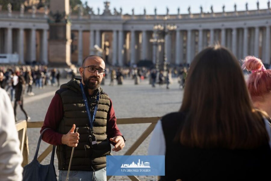 Rome: St. Peter's Basilica and Vatican Grottoes Guided Tour - St. Peter’s Basilica Inside: Michelangelo, Bernini, Mosaics, and the Golden Details