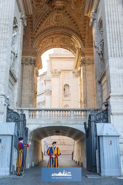 Rome: St. Peter's Basilica and Vatican Grottoes Guided Tour - Down to the Vatican Grottoes: Papal Tombs and Constantine’s Columns
