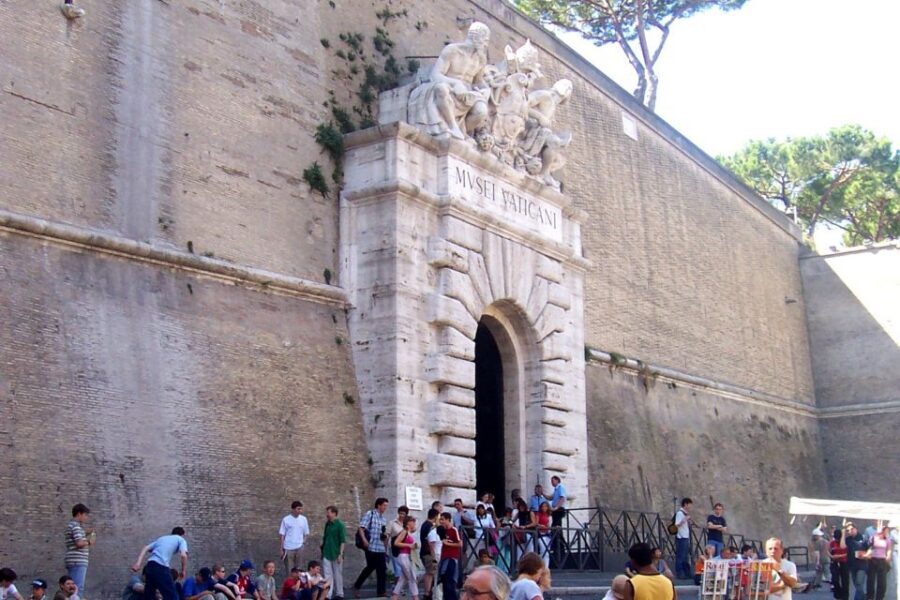 Rome: Vatican Museums and Sistine Chapel Small Group Tour - Sistine Chapel in 15 Minutes: Make Peace With the Clock