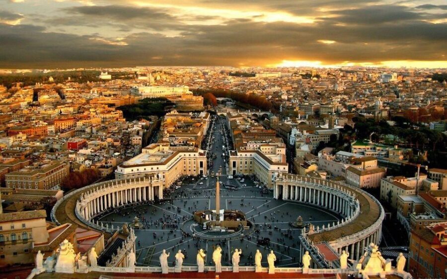 Rome: Vatican Museums & Sistine Chapel Fun Tour with Entry - Meet Mike at the coffee bar, then walk in with a plan