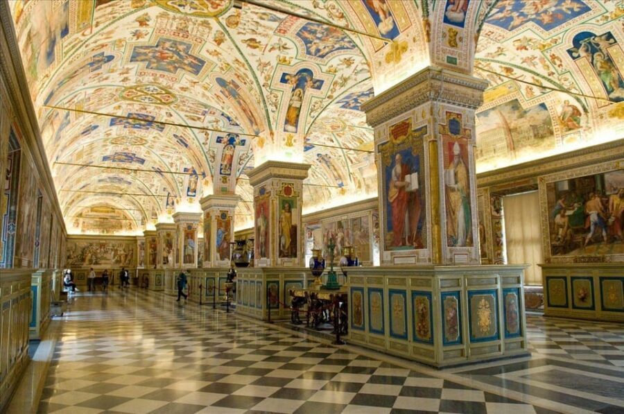 Rome: Vatican Museums Sistine Chapel with priority admission - Timing, crowds, and security: the part priority tickets can’t erase