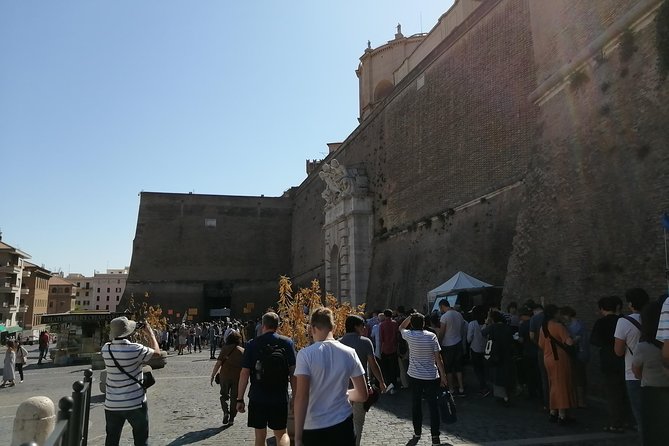 Skip-The-Line: Sistine Chapel & Vatican Tour with A Guide - Stop 1: Sistine Chapel Access and Your First Look
