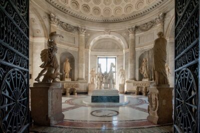Skip the Line Vatican Guided Tour with Sistine Chapel and St. Peter's Basilica - Vatican Museums in 2 hours: where your guide will steer you