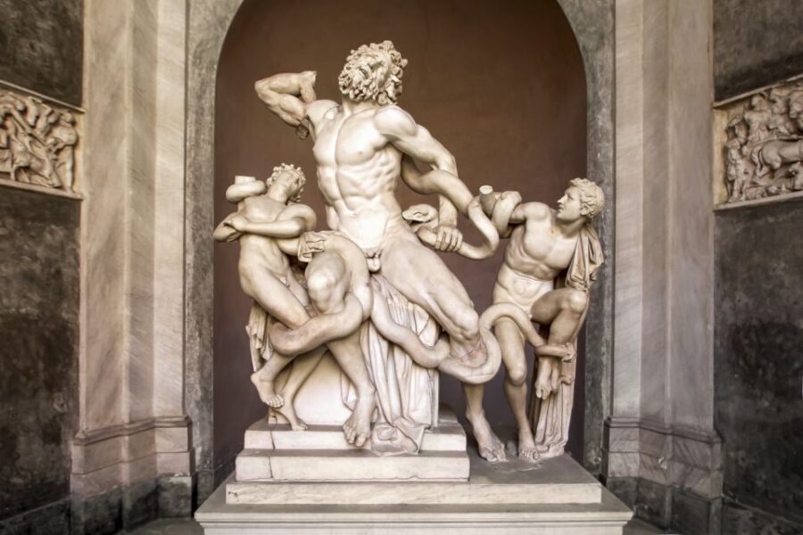 Skip the line Vatican Museum Sistine & St.Peter Private Tour - Meeting point at Tours About near Ottaviano