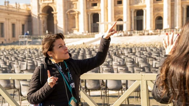 St. Peter's Dome Climb, Basilica and Vatacombs Tour - Beating the Vatican Rush at the Tiare Fountain