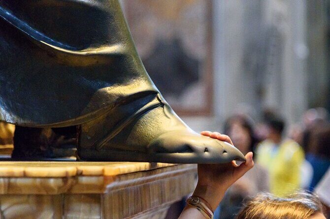Vatican and Vatacombs Tour: Treasures of the Sistine Chapel - St. Peter’s Basilica: escorted entry and where to look