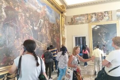 Vatican by Night Group Tour - Raphael Rooms: When Rival Artists Explain Each Other