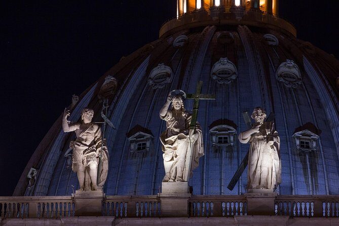 Vatican Evening Tour: the Museums at Their Best I Max 6 People - Seeing the Vatican sculptures with explanations that actually help