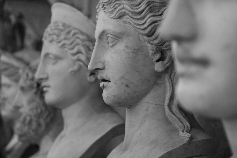 Vatican Museums & Sistine Chapel Skip the line Guided Tour - Cortile del Belvedere: the warm-up moment before the galleries