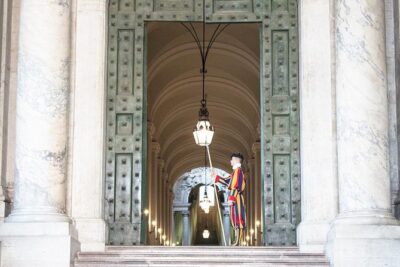Vatican Museums, Sistine Chapel & St.Peter Basilica Private Tour - Vatican Museums in About an Hour: Maps, Tapestries, and Pinecone Views