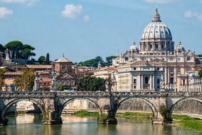 Vatican Museums & Sistine Chapel with Guided Tour Options - Vatican Museums route: from tapestries to the Pinecone Courtyard