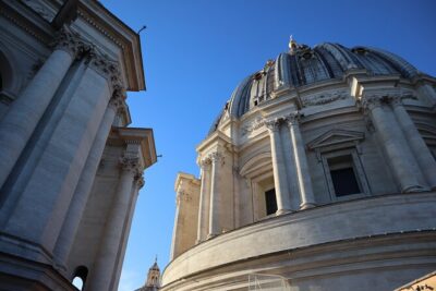 Vatican: St. Peter’s Basilica, Dome & Tombs Reserved Entry & Tour - St. Peter’s Square early start: fewer headaches, better photos