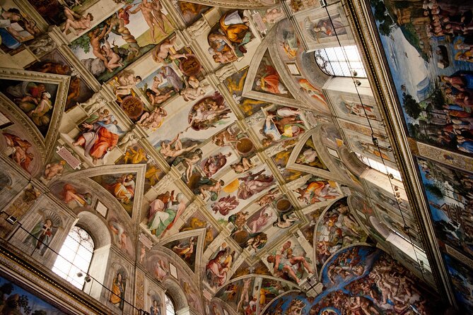 Vip Vatican Early Entry with special access to the Sistine Chapel - What the group size and headset mean for your comfort