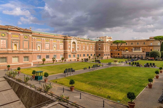 Vip Vatican Early Entry with special access to the Sistine Chapel - Mobility and pace: who should think twice